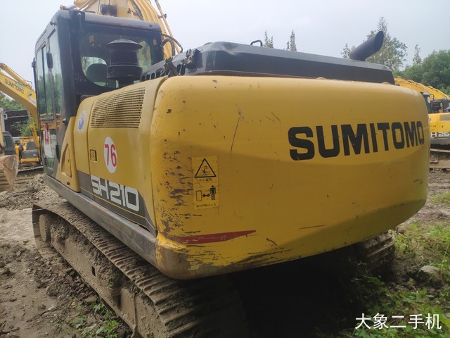 住友 SH210-6 挖掘机