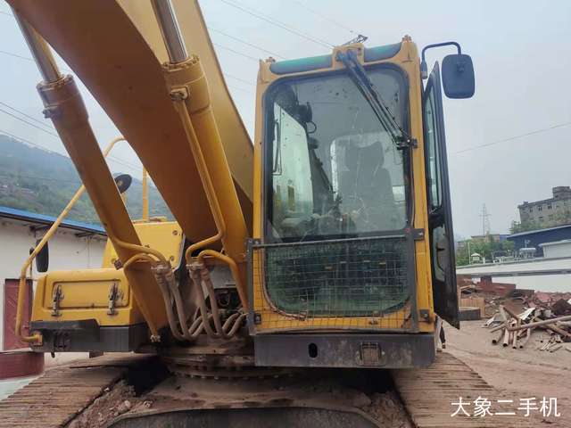 山东临工 E6300F 挖掘机