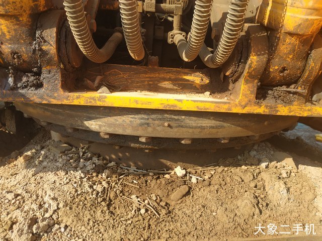 龙工 LG6225 挖掘机