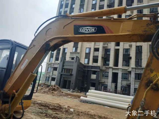 雷沃重工 FR65 挖掘机