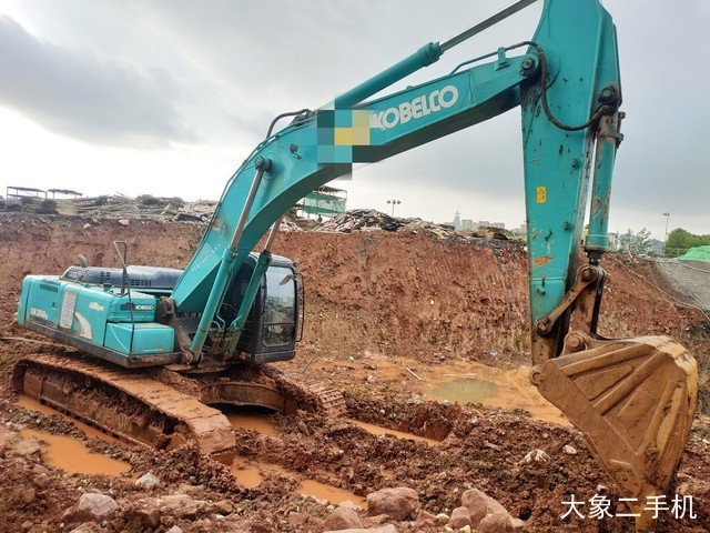 神钢 SK350LC-8 挖掘机