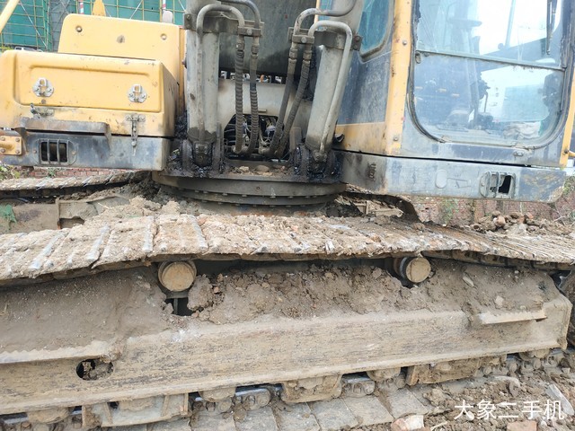 沃尔沃 EC240BLC 挖掘机