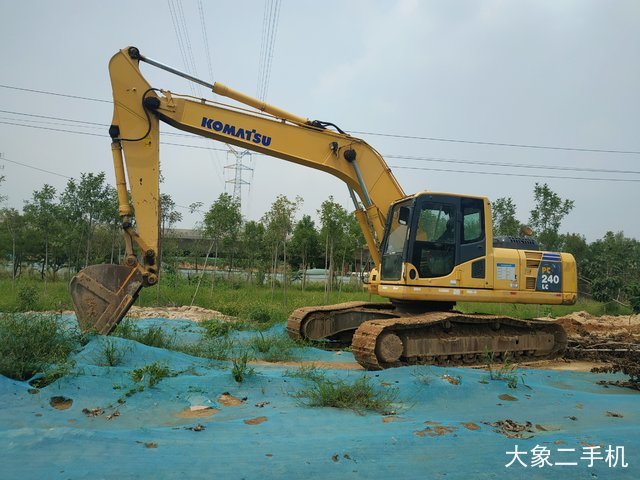 小松 PC240LC-8 挖掘机