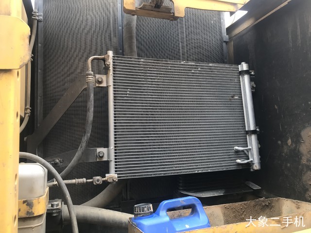 小松 PC220-8M0 挖掘机