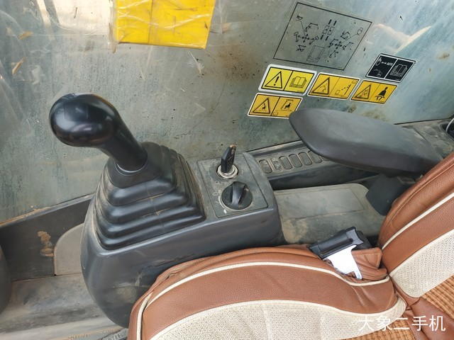 卡特彼勒 323DL 挖掘机