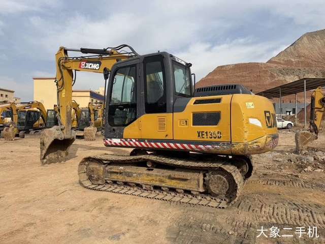 徐工 XE135D 挖掘机