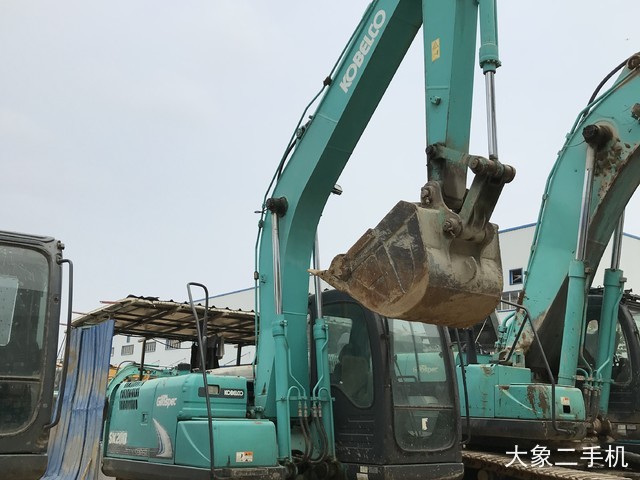 神钢 SK140LC-8 挖掘机