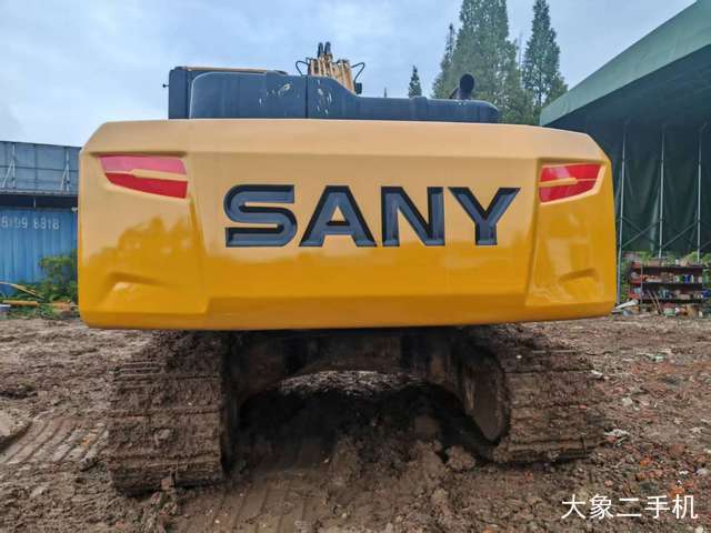 三一重工 SY225C 挖掘机