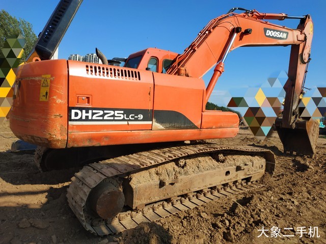 斗山 DH225LC-9 挖掘机
