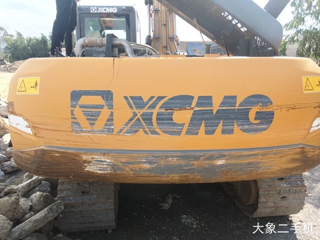 徐工 XE200DA 挖掘机