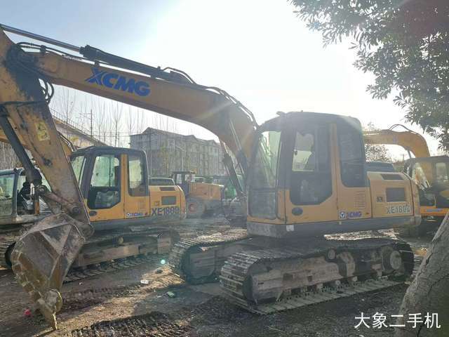 徐工 XE150D 挖掘机