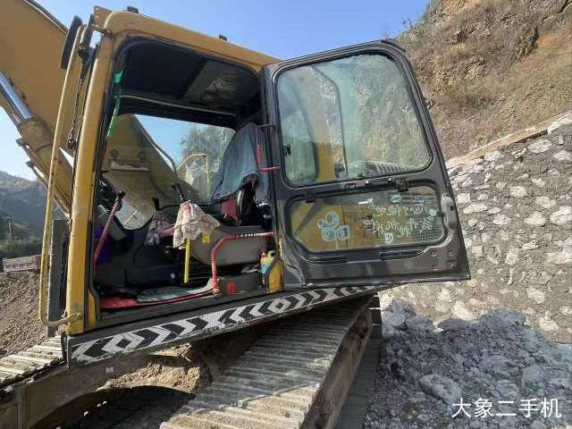 山东临工 LG6210 挖掘机