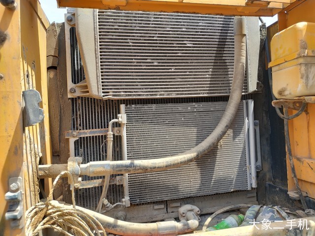 现代 R265LC-9 挖掘机