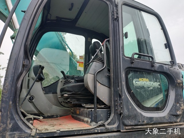 神钢 SK260LC-8 挖掘机