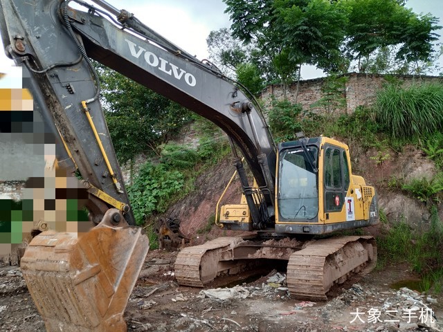 沃尔沃 EC210BLC 挖掘机