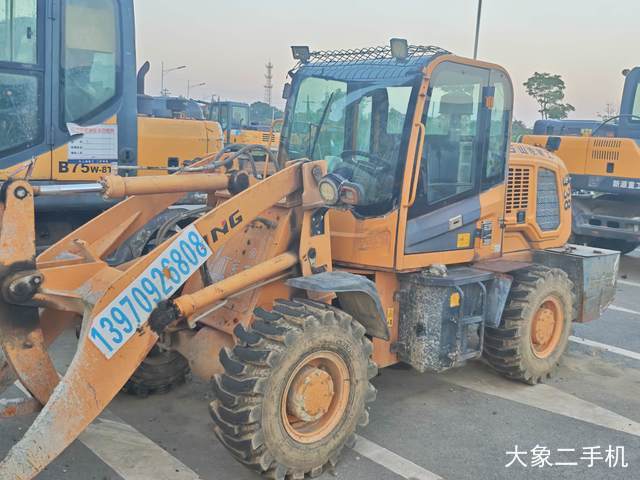 新源 XY75W-8 挖掘机