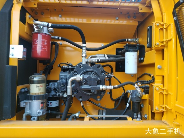 龙工 LG6225E 挖掘机
