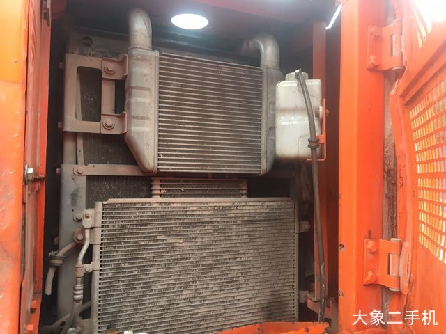 斗山 DX120 挖掘机