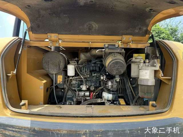 徐工 XE75D 挖掘机