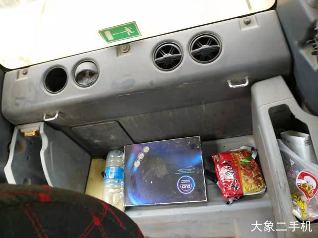 小松 PC240LC-8 挖掘机