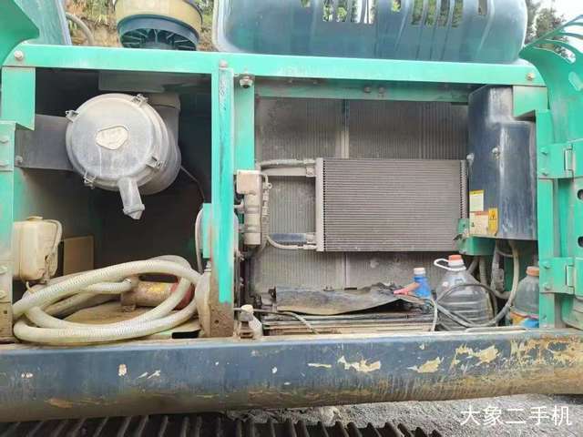 神钢 SK210LC-8 挖掘机