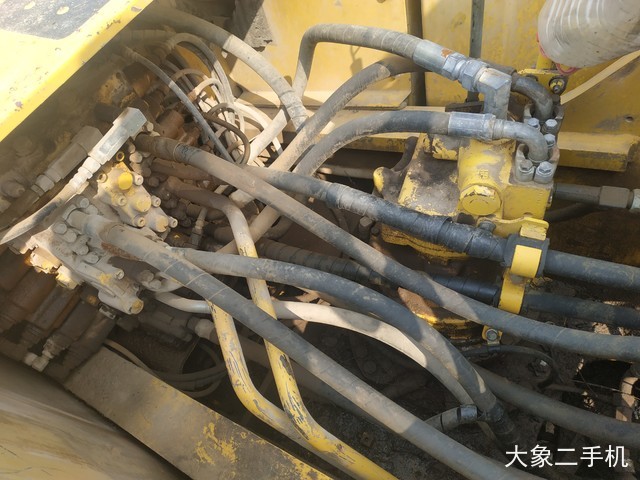小松 PC240LC-8 挖掘机