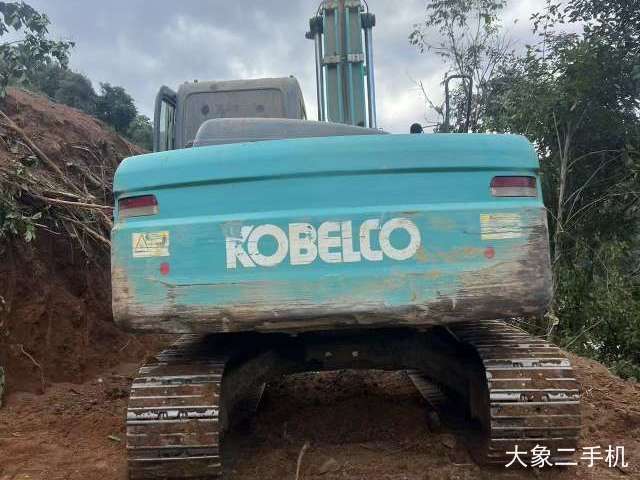 神钢 SK130-8 挖掘机