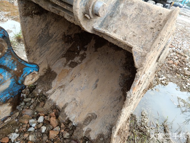 现代 R210WVS 挖掘机