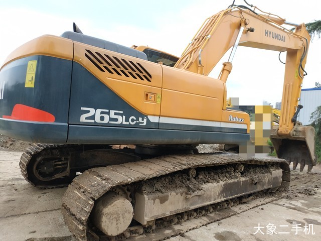 现代 R265LC-9 挖掘机