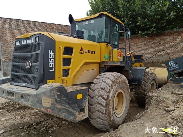 山东临工 L955F 装载机