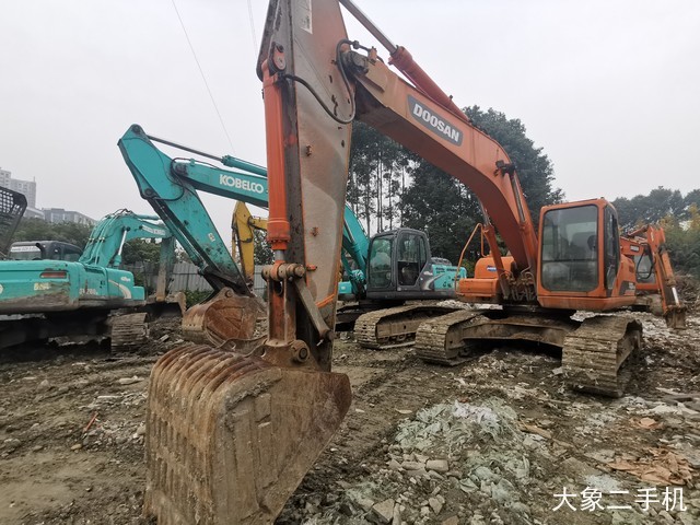 斗山 DH220LC-9E 挖掘机