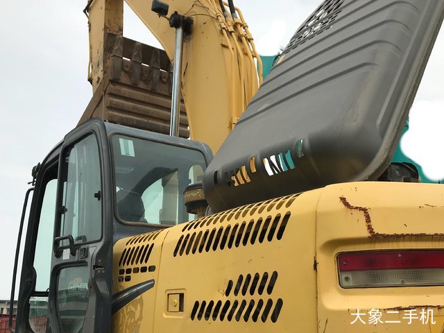 神钢 SK210LC-8 挖掘机