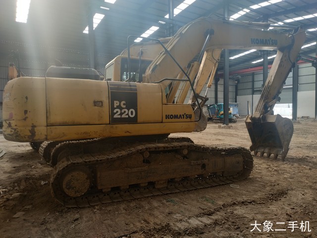 小松 PC220-8M0 挖掘机