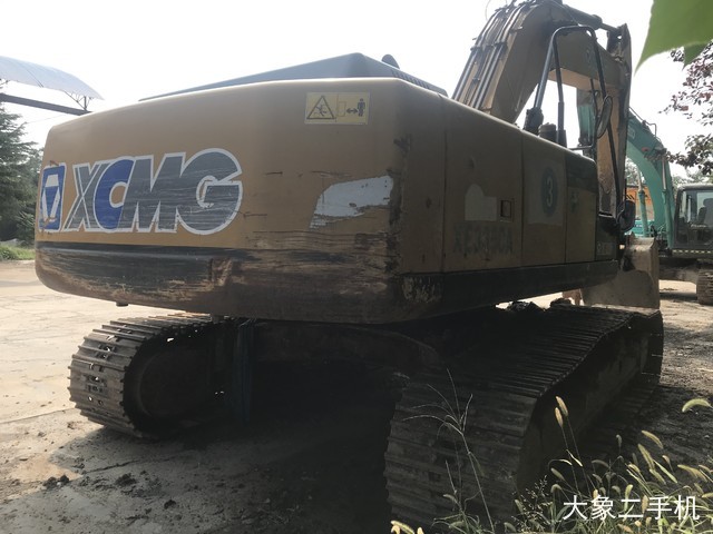 徐工 XE265C 挖掘机