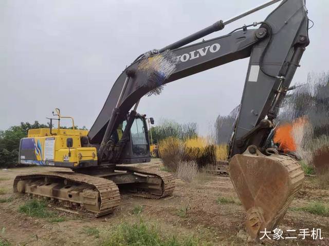 沃尔沃 EC300DL 挖掘机