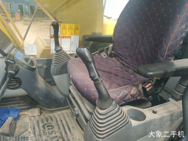 小松 PC220-8M0 挖掘机