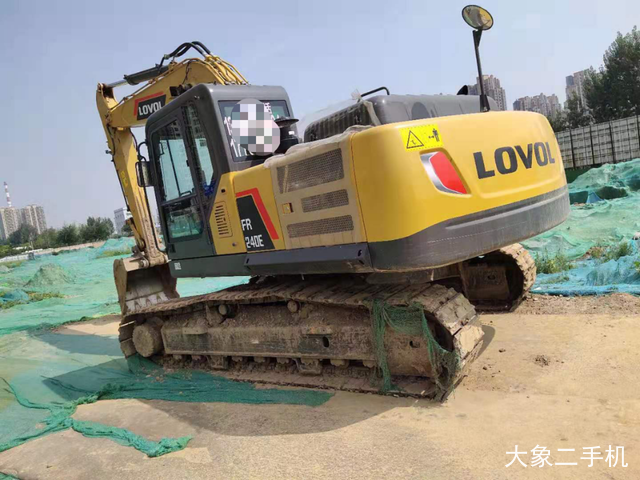 雷沃重工 FR220E 挖掘机