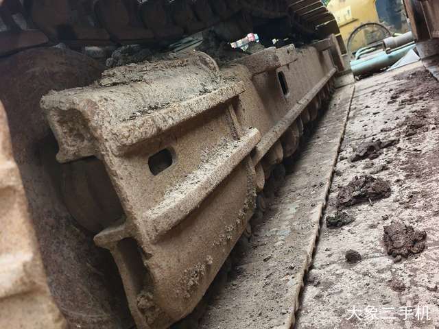 徐工 XE270DK 挖掘机