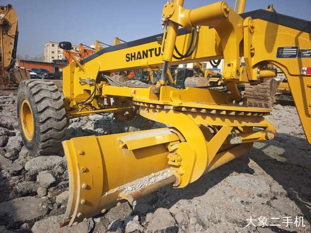 山推 SG18D-3 平地机