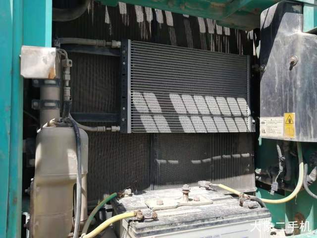 神钢 SK260 挖掘机