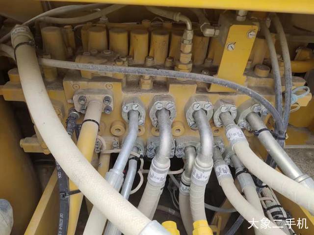 卡特彼勒 323DL 挖掘机