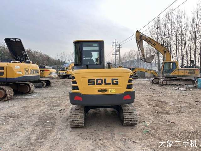 山东临工 E660F 挖掘机