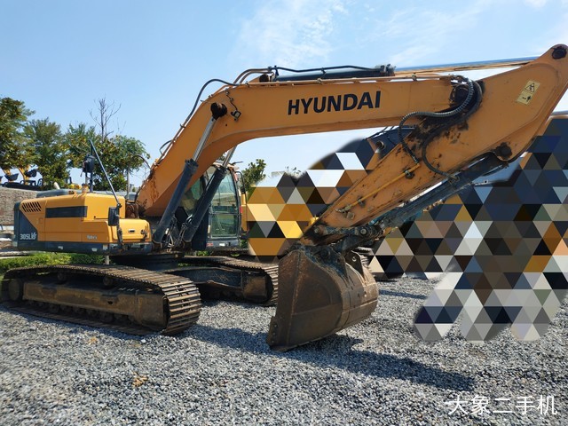 现代 R275LVS 挖掘机