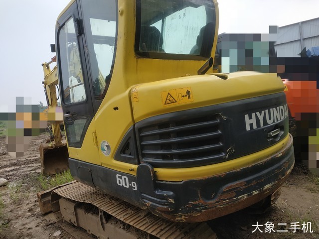 现代 R60-9 挖掘机