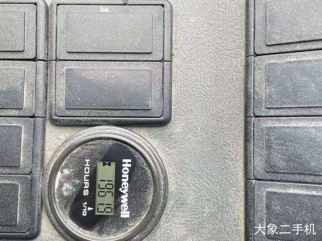 山东临工 LG6210E 挖掘机