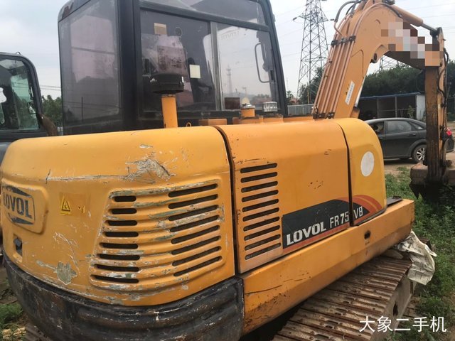 雷沃重工 FR65V8 挖掘机