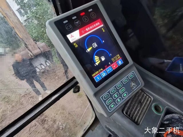 三一重工 SY235C-9 挖掘机