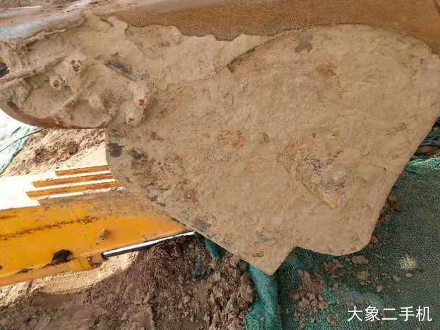 龙工 LG6225E 挖掘机