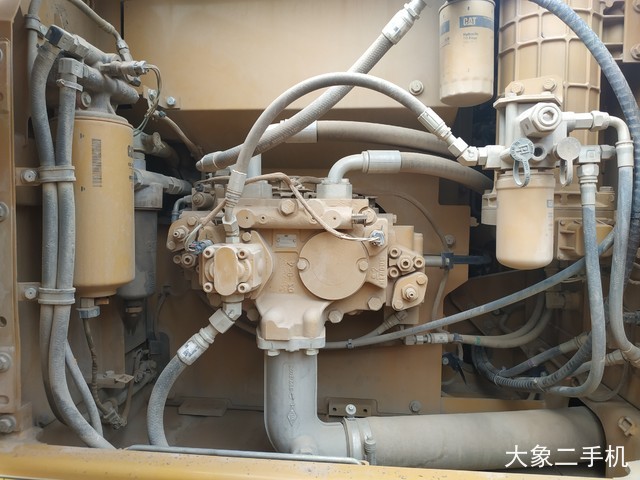 卡特彼勒 323D2L 挖掘机