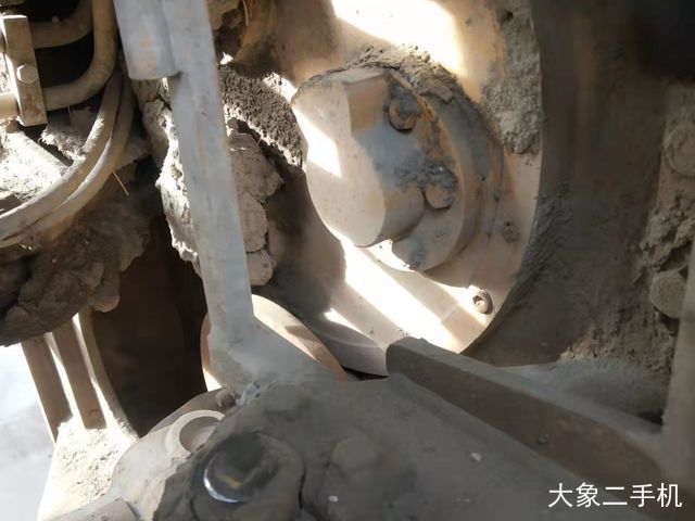 龙工 LG833 装载机